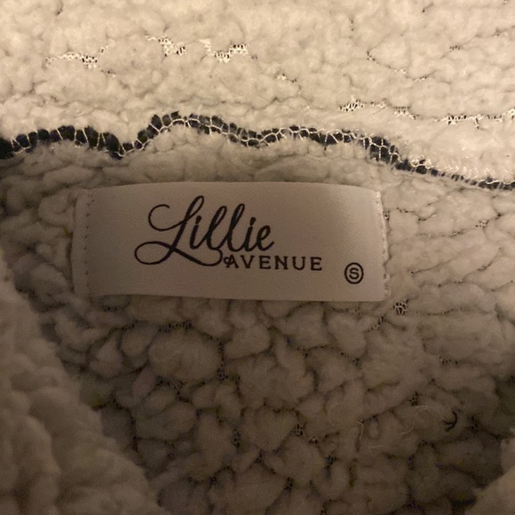 Black & White Teddy Sweater - Picture 2 of 2